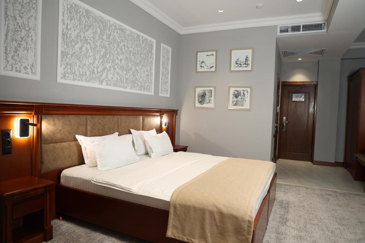 Mir Luxe Plaza Hotel Tashkent Exterior photo