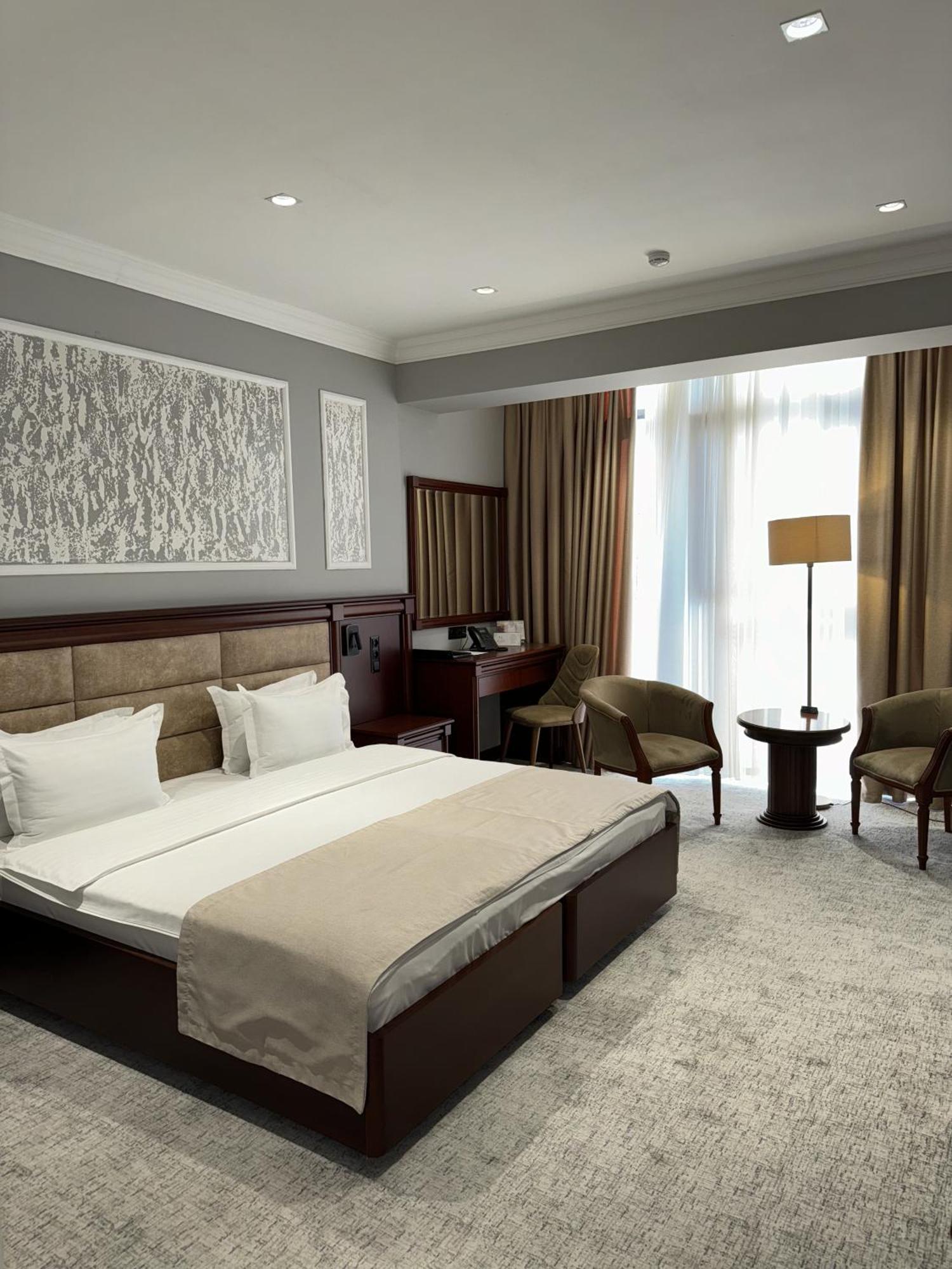 Mir Luxe Plaza Hotel Tashkent Exterior photo