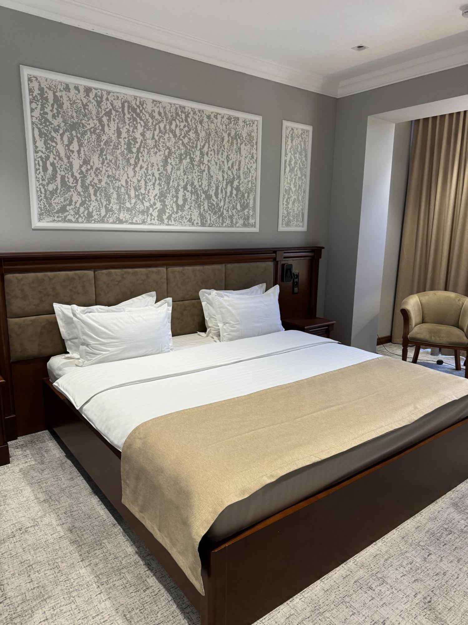Mir Luxe Plaza Hotel Tashkent Exterior photo